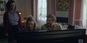 Wakefield, Season 1 Episode 6 image