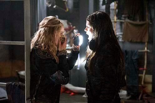 The 100 - Season 1 - I Am Become Death" - Eliza Taylor and Marie Avgeropoulos
