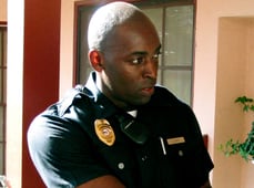 The Shield, Season 1 Episode 11 image