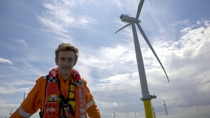 Supersized Earth, Season 1 Episode 3 image