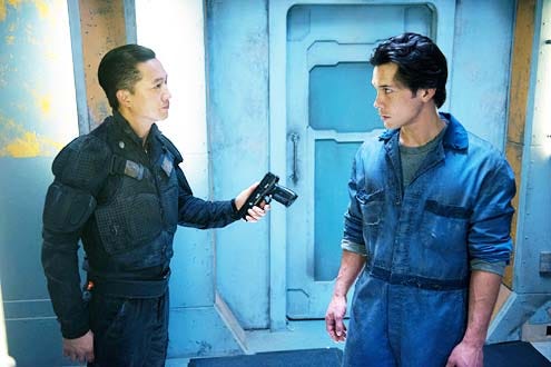The 100 - Season 1 - "His Sister's Keeper" - Terry Chen and Bob Morley