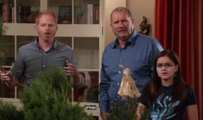 Modern Family, Season 3 Episode 10 image