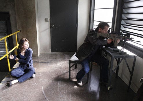 24 - Season 8 - "2:00 - 4:00 PM" - Mary Lynn Rajskub as Chloe and Kiefer Sutherland as Jack