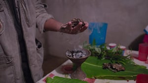 How to Change Your Mind, Season 1 Episode 2 image