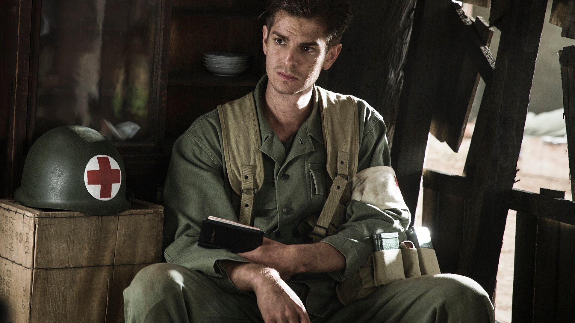 hacksaw-ridge-andrew-garfield.jpg