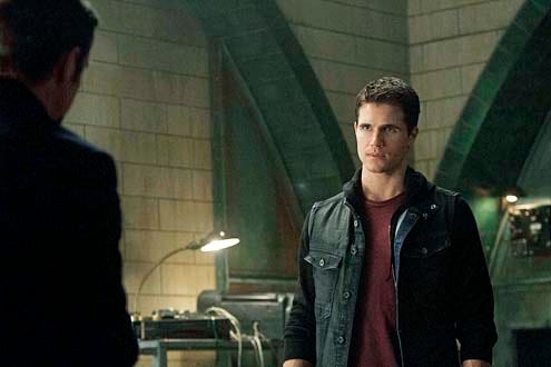 The Tomorrow People - Season 1 - "A Sort of Homecoming" - Robbie Amell