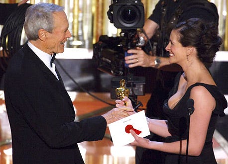 Julia Roberts and Clint Eastwood - The 77th Annual Academy Awards, February 27, 2005