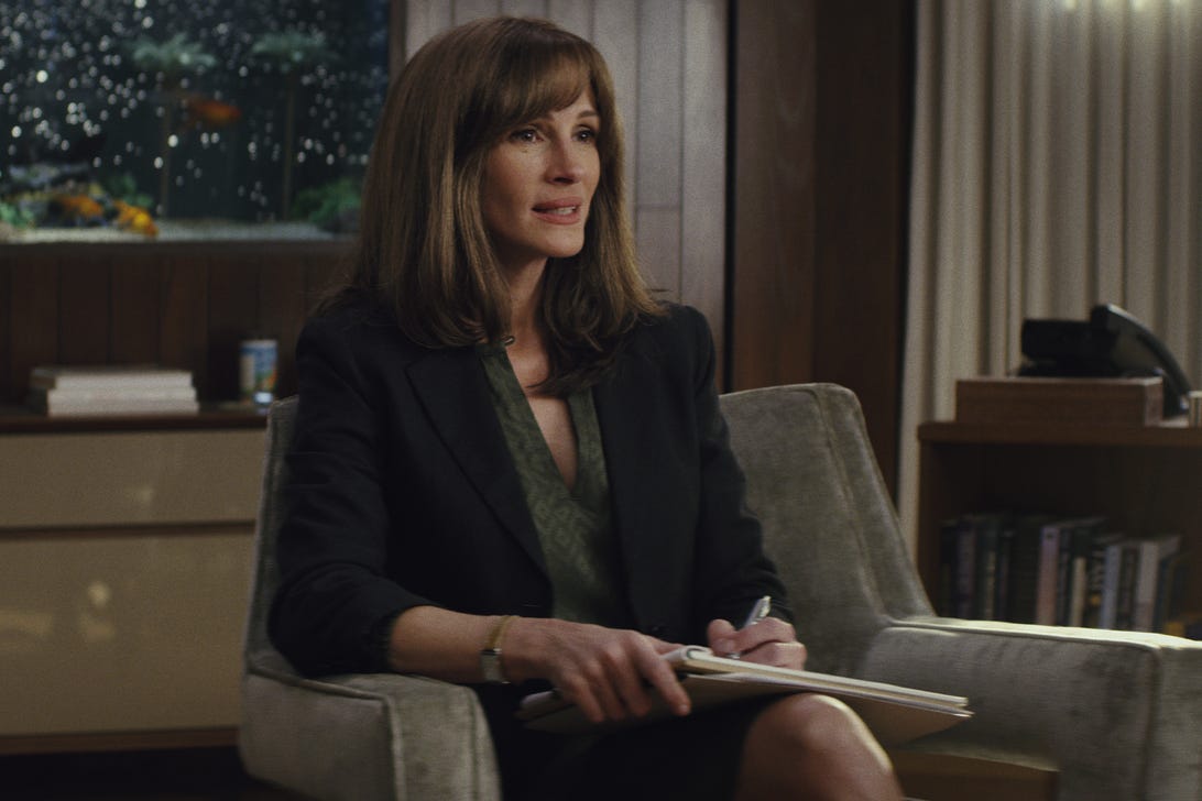 The Teaser For Julia Roberts' Homecoming Is Here