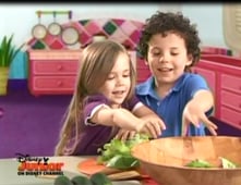 Special Agent Oso: Three Healthy Steps, Season 1 Episode 12 image