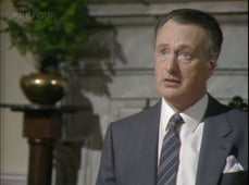 Yes, Prime Minister, Season 1 Episode 6 image