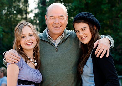 10 Things I Hate About You - Meaghan Jette Martin, larry Miller, Lindsey Shaw