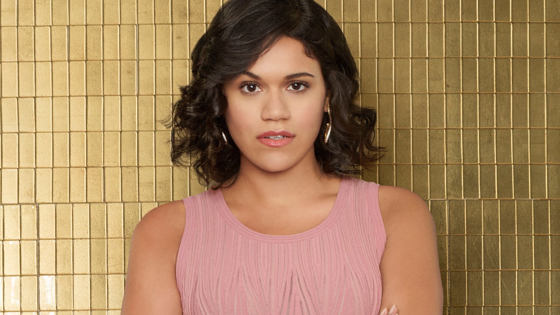 Justina Adorno as Yoli, Grand Hotel