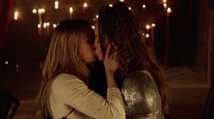 DC's Legends of Tomorrow, Season 2 Episode 12 image