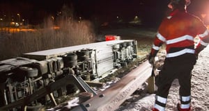 Ice Road Rescue, Season 4 Episode 7 image