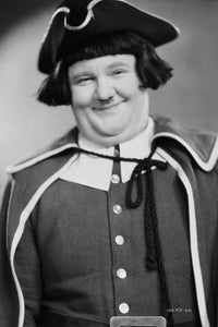 Oliver Hardy as Willie Paine