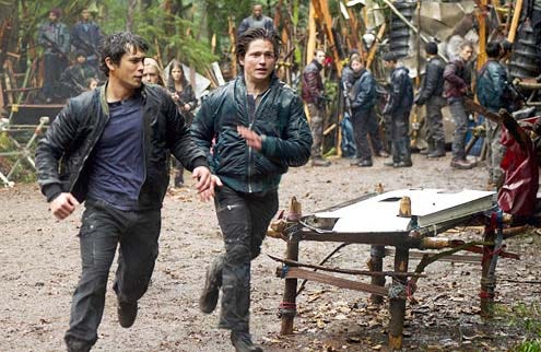 The 100 - Season 1 - "We Are Grounders - Part 2" - Bob Morley and Thomas McDonell