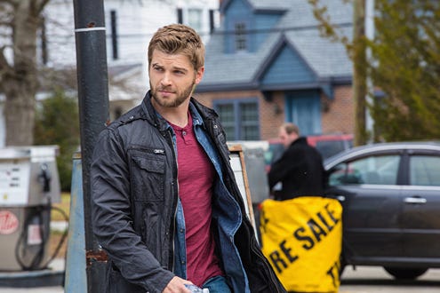 Under the Dome - Season 1 - "The Fire" - Mike Vogel as Dale "Barbie" Barbara