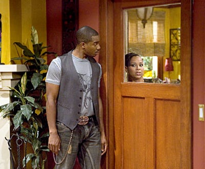 All of Us - "The Hair Down There" - Duane Martin as Robert and Lisa Raye McCoy as Neesee