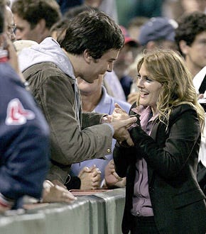 Jimmy Fallon and Drew Barrymore in "Fever Pitch"