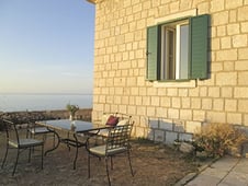 Island Hunters, Season 3 Episode 1 image