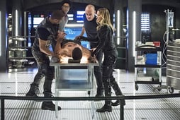 Arrow, Season 4 Episode 17 image