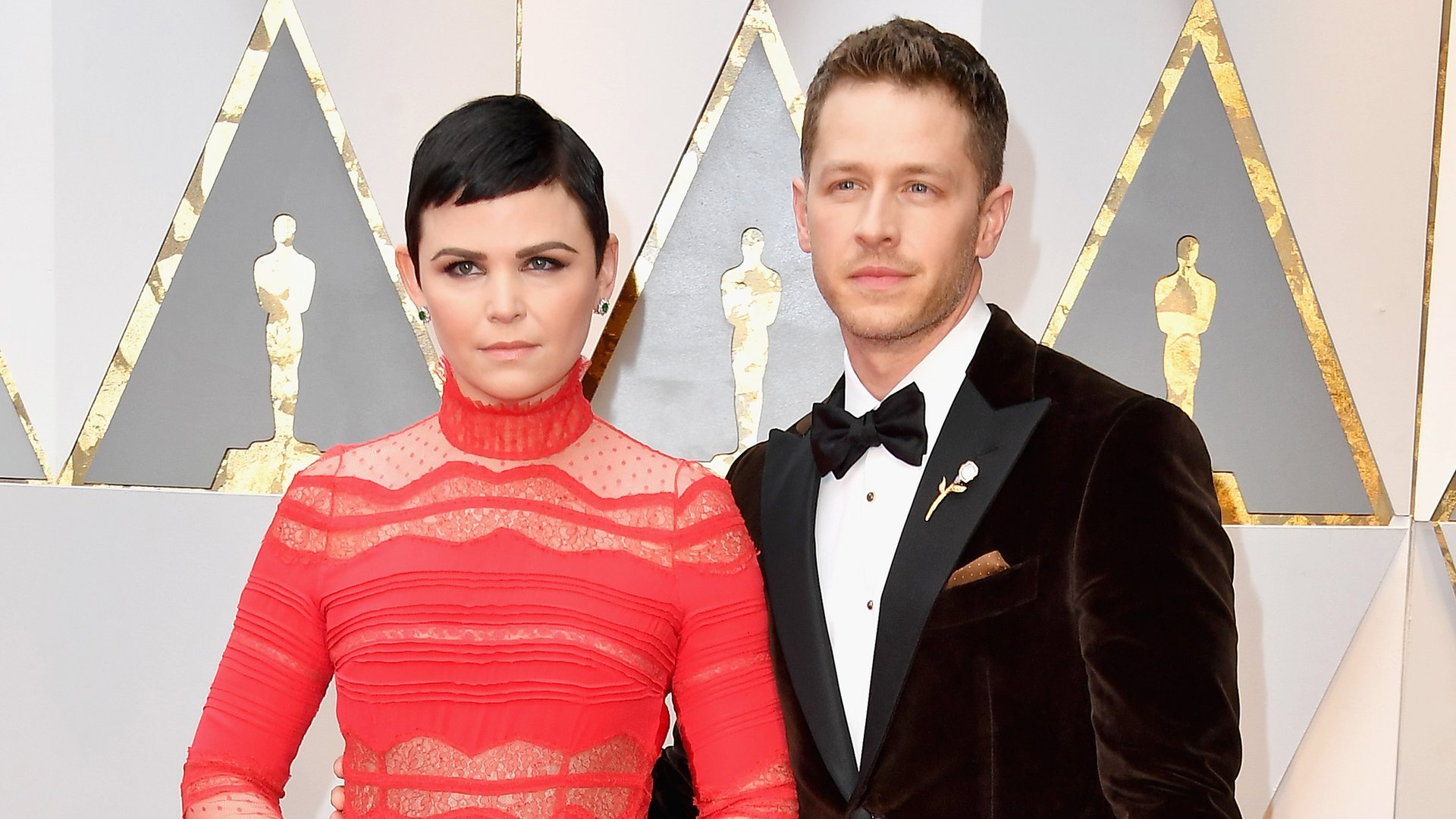 170226-news-ginnifer-goodwin-josh-dallas.jpg