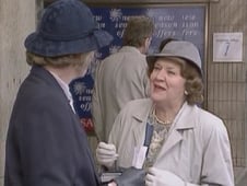 Keeping Up Appearances, Season 2 Episode 8 image