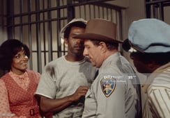 Barefoot in the Park, Season 1 Episode 8 image