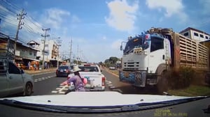 Caught on Dashcam, Season 4 Episode 2 image