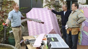 Modern Family, Season 2 Episode 1 image