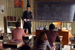 Pretty Little Liars, Season 3 Episode 24 image