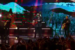 American Idol, Season 22 Episode 15 image