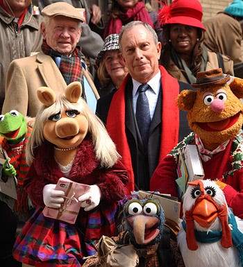 Muppets Christmas: Letters to Santa - Mayor Mike Bloomberg with Kermit the Frog, Miss Piggy, The Great Gonzo, Camilla the Chicken and Fozzie Bear