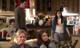 Modern Family, Season 3 Episode 17 image