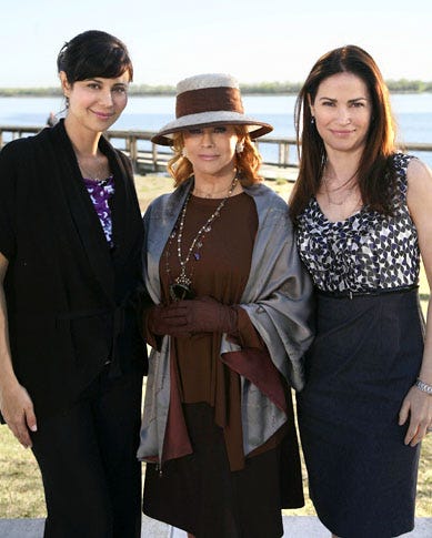 Army Wives - Season 4 - "Over and Out" - Catherine Bell, guest-star Ann Margret and Kim Delaney