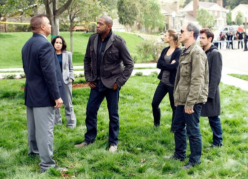 Criminal Minds: Suspect Behavior - Season 1 - "Two of a Kind" - Janeane Garofalo, Forest Whitaker, Beau Garrett, Michael Kelly and Matt Ryan