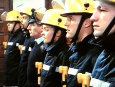 London's Burning, Season 5 Episode 1 image