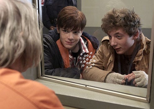 Shameless - Season 1 - Cameron Monaghan as Ian Gallagher and Jeremy Allen White as Lip Gallagher
