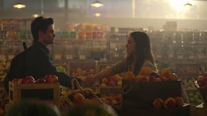 You, Season 2 Episode 1 image