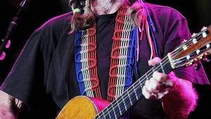 Willie Nelson Hospitalized for Breathing Problems