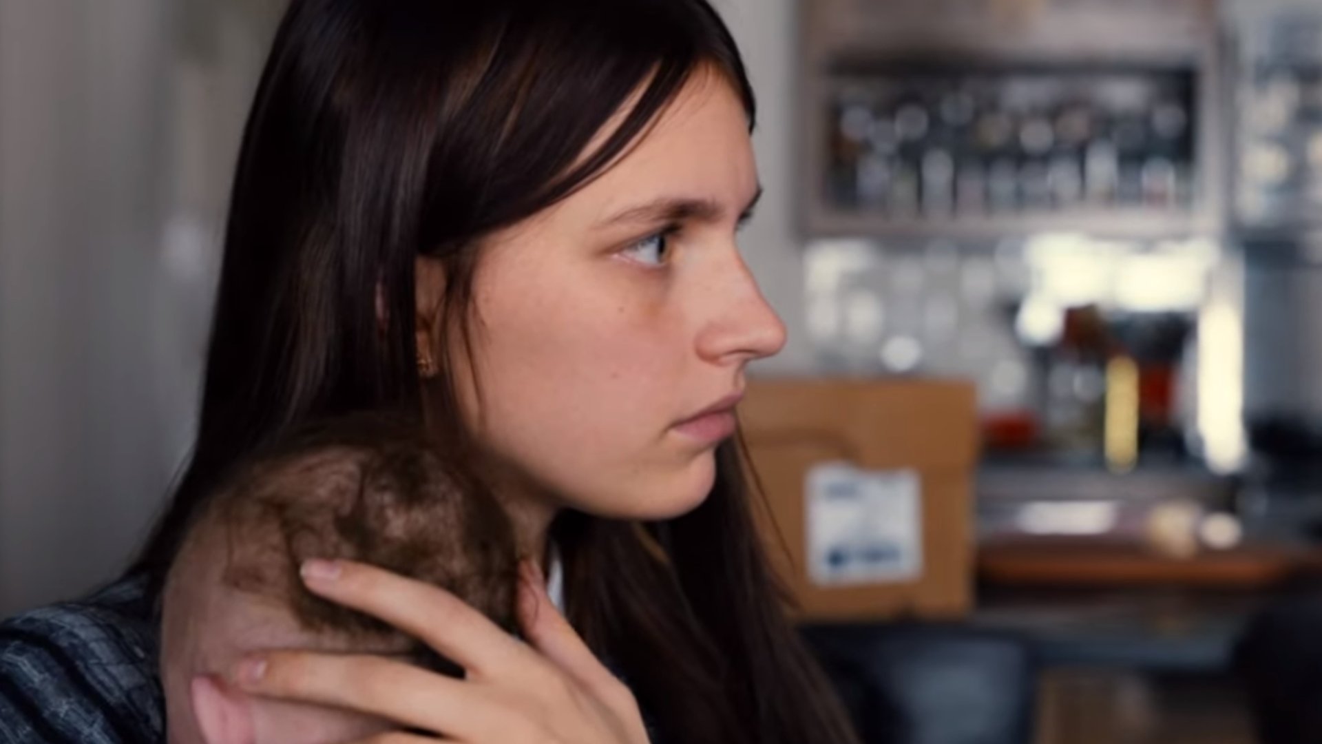 Nell Tiger Free, Servant