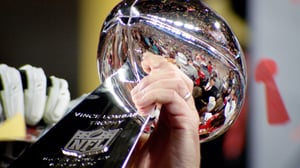 Earnin' It, Season 1 Episode 5 image