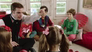 Club Houdini, Season 1 Episode 3 image