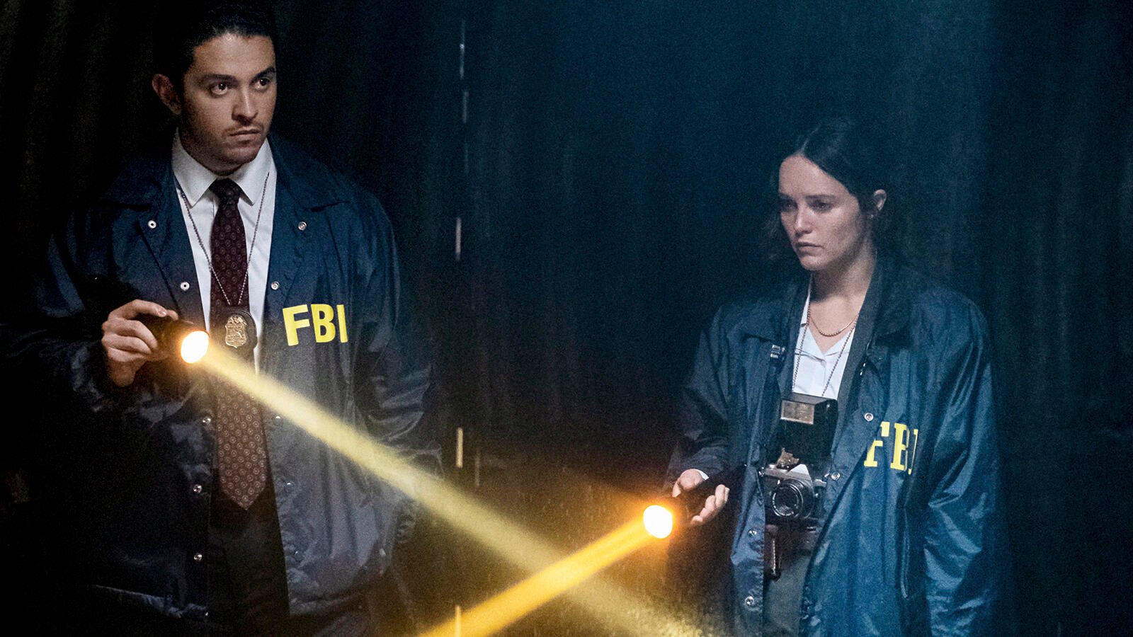 Lucca De Oliveira, Rebecca Breeds, Clarice