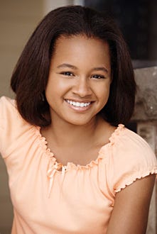 Lincoln Heights - Rhyon Nicole Brown as Lizzie Sutton