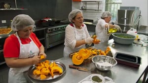 Food Safari Earth, Season 1 Episode 10 image