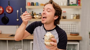 Struggle Meals, Season 6 Episode 9 image