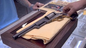 Pawn Stars, Season 7 Episode 33 image