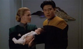 Star Trek: Voyager, Season 3 Episode 21 image