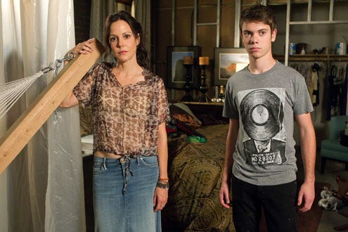 Weeds - Season 7 - "Une Mére Que J'aimerias B." - Mary-Louise Parker as Nancy Botwin and Alexander Gould as Shane Botwin